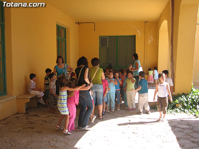 EL ALCALDE ELECTO SE SOMETE A LAS PREGUNTAS DE LOS ALUMNOS DE EDUCACIN INFANTIL DEL COLEGIO 