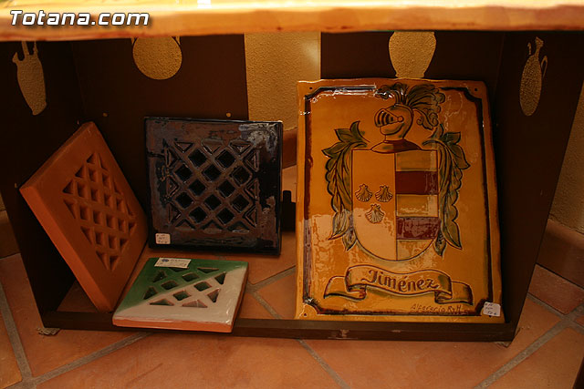 Punto permanente de exposicin y venta de muestras representativas de la tradicional artesana y alfarera - 24