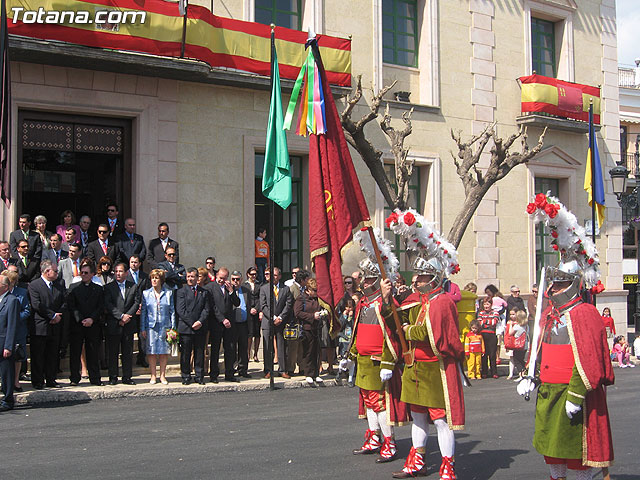 Ceremonia de entrega de la Bandera a los 