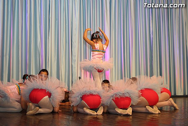 Clausura de la Escuela Deportiva Municipal de Danza 2011 - 15