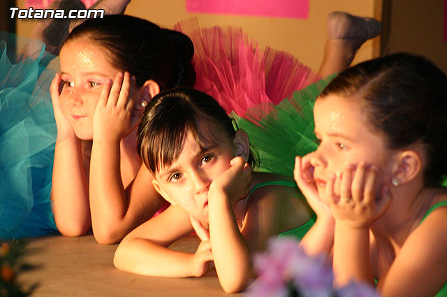 La escuela de danza de Loles Miralles actu a beneficio de la asociacin D'Genes - 37