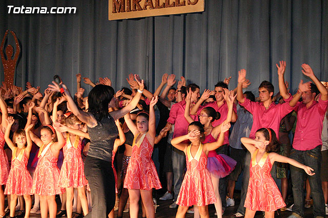 La escuela de danza de Loles Miralles actu a beneficio de la asociacin D'Genes - 296