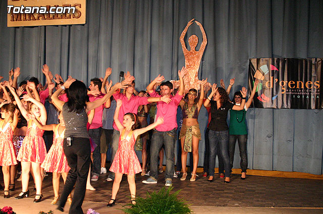 La escuela de danza de Loles Miralles actu a beneficio de la asociacin D'Genes - 297