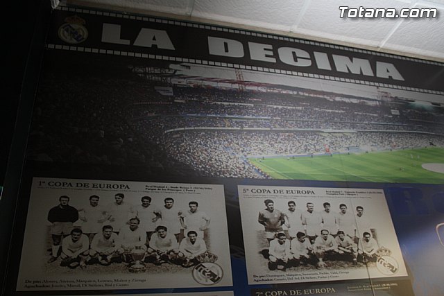 Ex futbolistas visitaron la sede de la Pea Madridista La Dcima  - 11