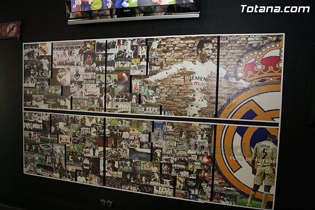 Ex futbolistas visitaron la sede de la Pea Madridista La Dcima  - 17