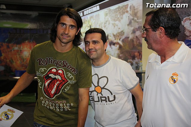 Ex futbolistas visitaron la sede de la Pea Madridista La Dcima  - 99