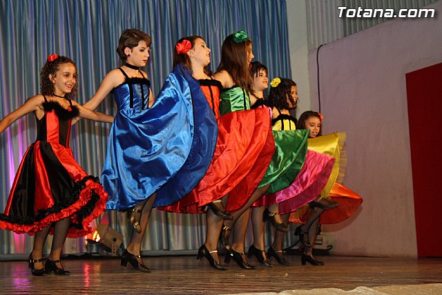 La Escuela de Danza Manoli Cnovas clausura el curso con un espectacular festival - 10