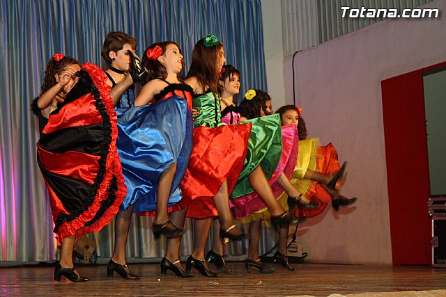 La Escuela de Danza Manoli Cnovas clausura el curso con un espectacular festival - 11
