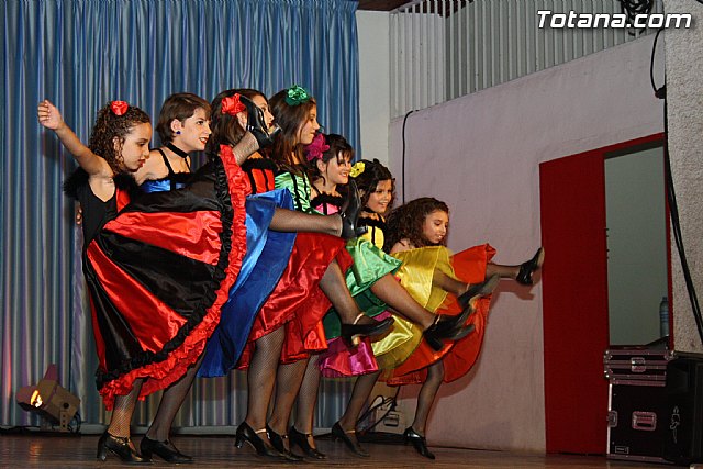 La Escuela de Danza Manoli Cnovas clausura el curso con un espectacular festival - 12