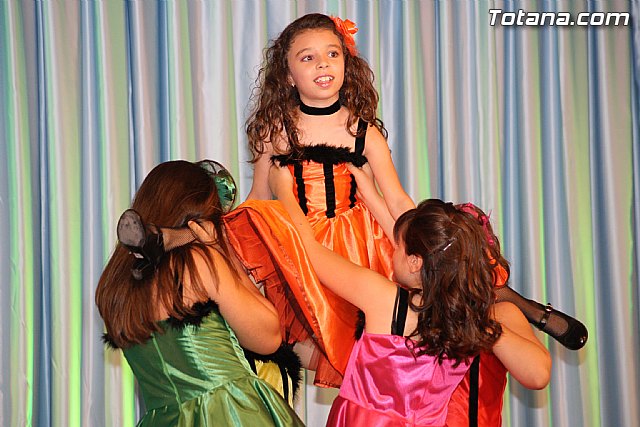 La Escuela de Danza Manoli Cnovas clausura el curso con un espectacular festival - 30