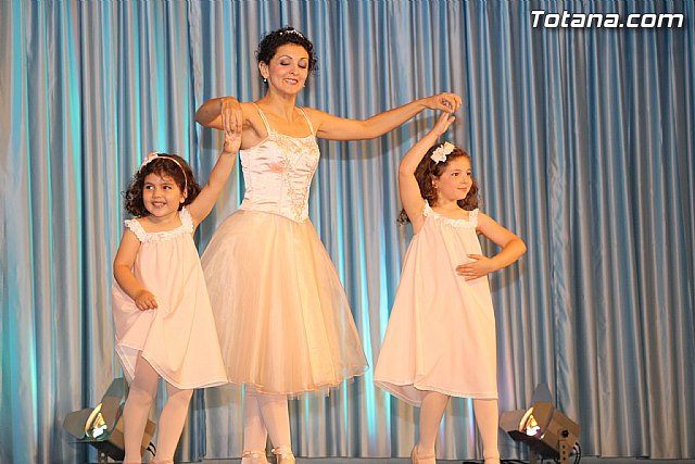 La Escuela de Danza Manoli Cnovas clausura el curso con un espectacular festival - 36