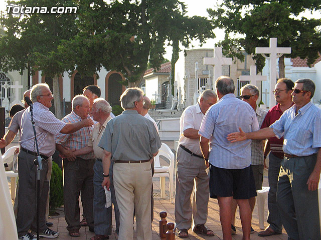 Misa celebrada en honor a la patrona del cementerio municipal 'Nuestra Seora del Carmen' - 2010 - 50