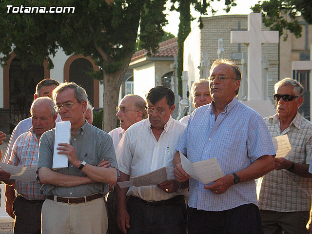 Misa celebrada en honor a la patrona del cementerio municipal 'Nuestra Seora del Carmen' - 2010 - 55