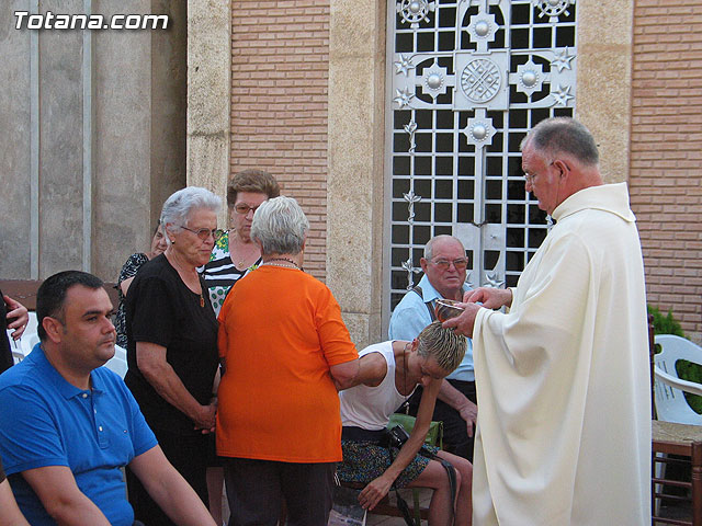Misa celebrada en honor a la patrona del cementerio municipal 'Nuestra Seora del Carmen' - 2010 - 58