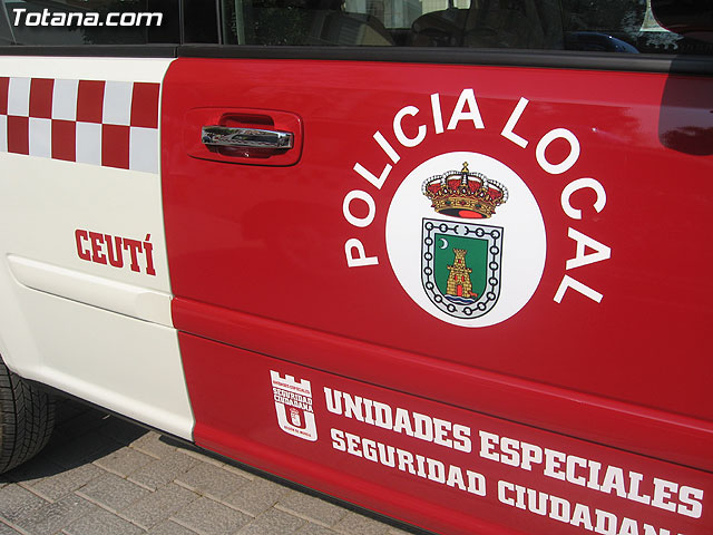 Valcrcel entrega a los ayuntamientos los vehculos para las Unidades Especiales de Seguridad Ciudadana - 17