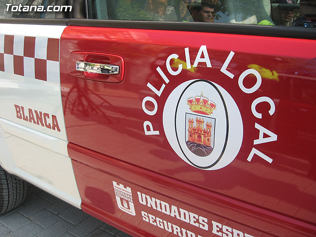 Valcrcel entrega a los ayuntamientos los vehculos para las Unidades Especiales de Seguridad Ciudadana - 24