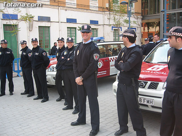 Valcrcel entrega a los ayuntamientos los vehculos para las Unidades Especiales de Seguridad Ciudadana - 33