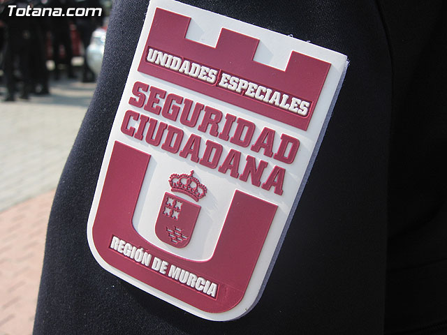 Valcrcel entrega a los ayuntamientos los vehculos para las Unidades Especiales de Seguridad Ciudadana - 37