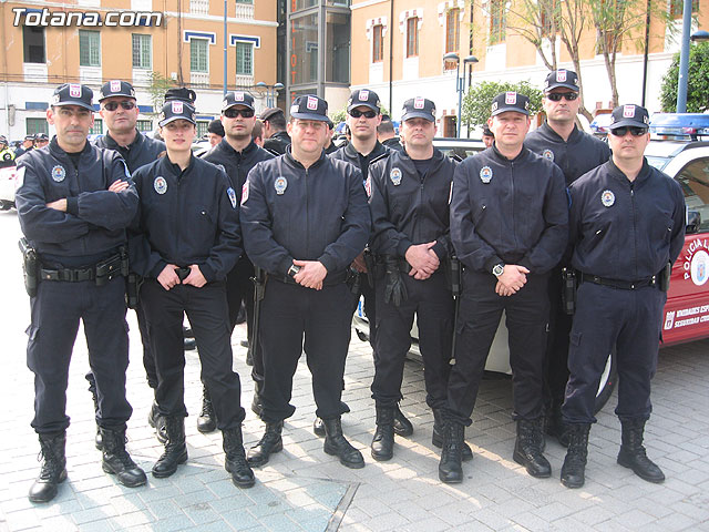 Valcrcel entrega a los ayuntamientos los vehculos para las Unidades Especiales de Seguridad Ciudadana - 39