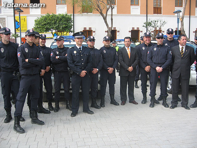 Valcrcel entrega a los ayuntamientos los vehculos para las Unidades Especiales de Seguridad Ciudadana - 41