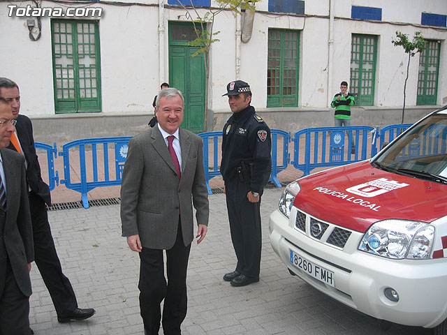 Valcrcel entrega a los ayuntamientos los vehculos para las Unidades Especiales de Seguridad Ciudadana - 58