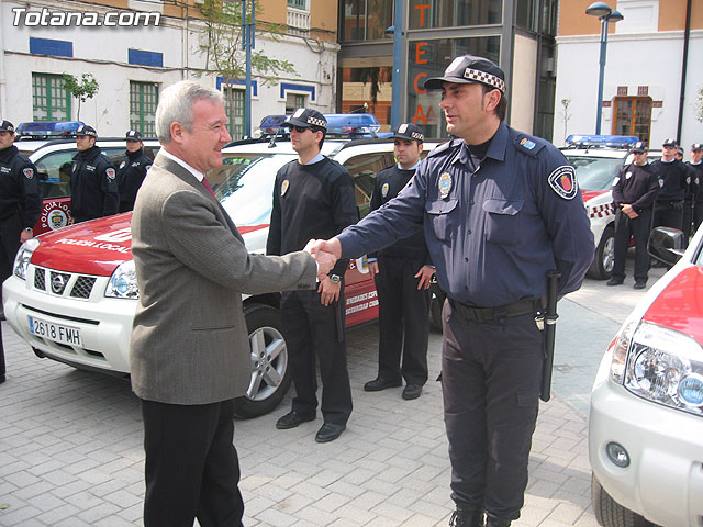 Valcrcel entrega a los ayuntamientos los vehculos para las Unidades Especiales de Seguridad Ciudadana - 60