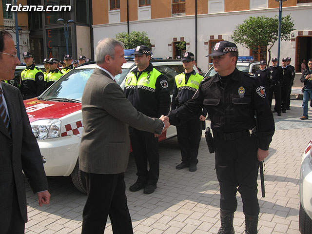Valcrcel entrega a los ayuntamientos los vehculos para las Unidades Especiales de Seguridad Ciudadana - 63