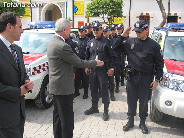 Valcrcel entrega a los ayuntamientos los vehculos para las Unidades Especiales de Seguridad Ciudadana - 69