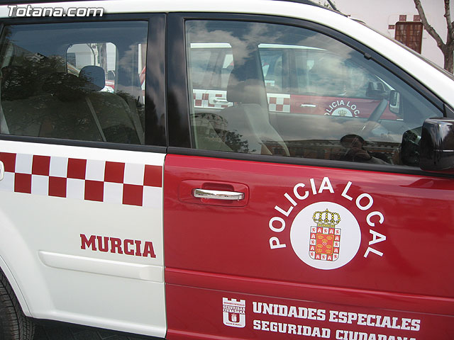 Valcrcel entrega a los ayuntamientos los vehculos para las Unidades Especiales de Seguridad Ciudadana - 123