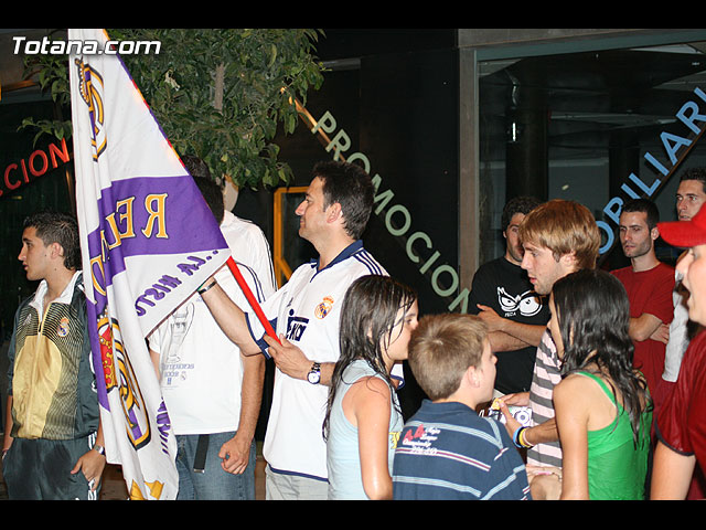 Numerosos aficionados totaneros del Real Madrid celebraron la consecucin del la Liga 2006-2007 - 47