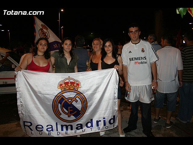 Numerosos aficionados totaneros del Real Madrid celebraron la consecucin del la Liga 2006-2007 - 113