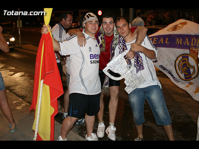 Numerosos aficionados totaneros del Real Madrid celebraron la consecucin del la Liga 2006-2007 - 122