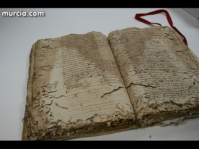 Cultura restaura documentos de ocho municipios de la Regin datados entre el siglo XIII y el XX - 16