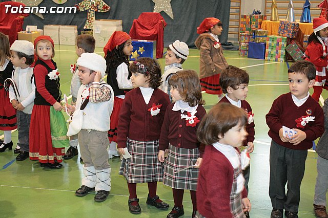 Los Reyes Magos visitaron el Colegio Reina Sofa - 6