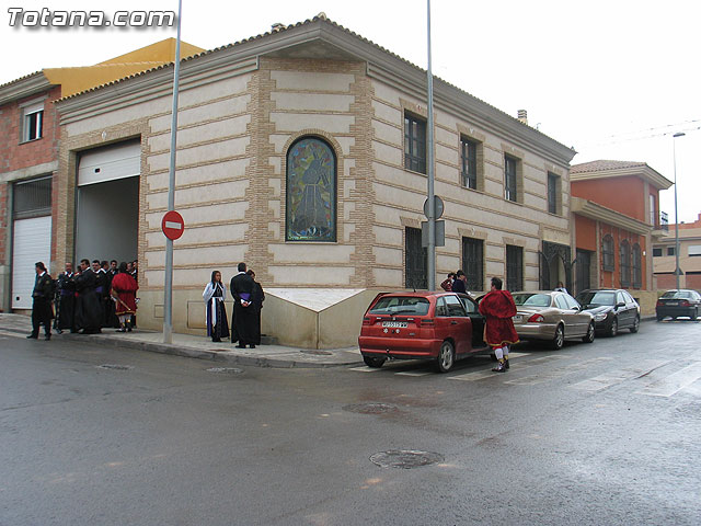 Traslado del Santo Sepulcro desde su sede a la parroquia de Santiago. Totana 2009 - 1