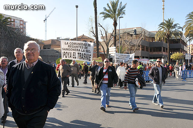 Cientos de miles de personas se manifiestan en Murcia a favor del trasvase - 64
