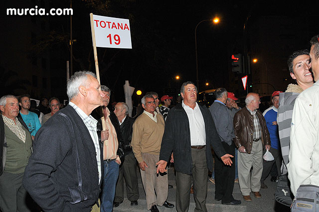Cientos de miles de personas se manifiestan en Murcia a favor del trasvase - 458