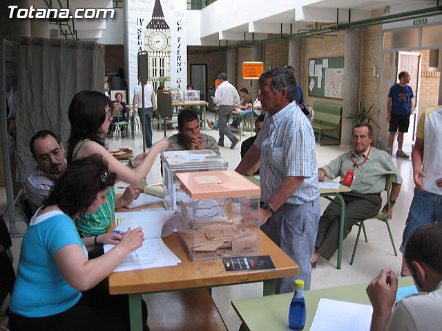 Votaciones. Elecciones municipales y autonmicas. 27 de Mayo de 2007 - 21